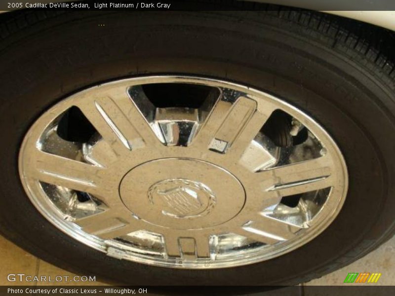 Light Platinum / Dark Gray 2005 Cadillac DeVille Sedan