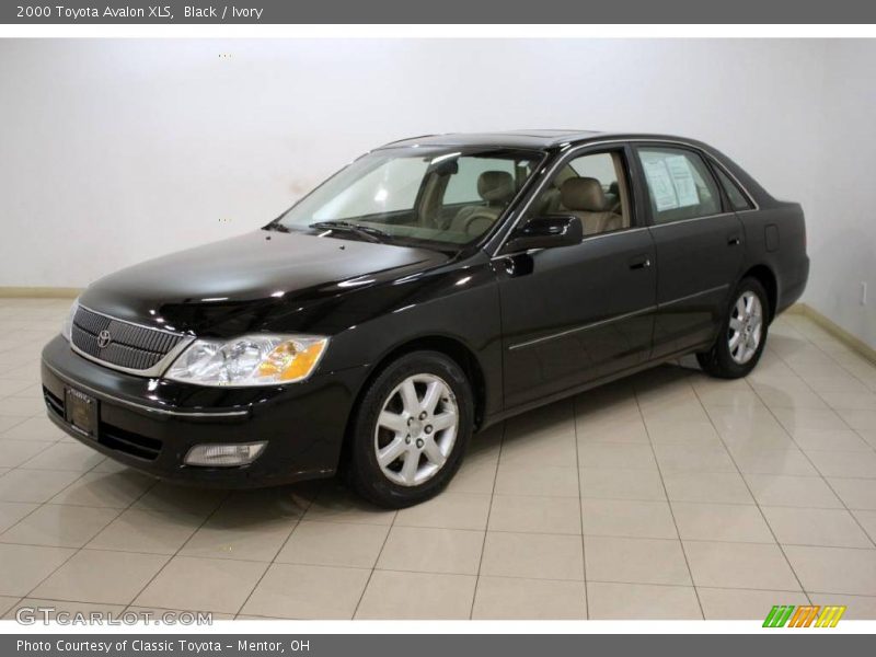 Black / Ivory 2000 Toyota Avalon XLS