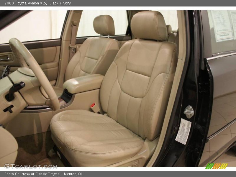 Black / Ivory 2000 Toyota Avalon XLS