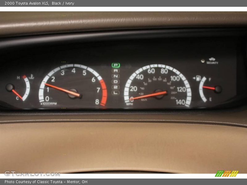 Black / Ivory 2000 Toyota Avalon XLS