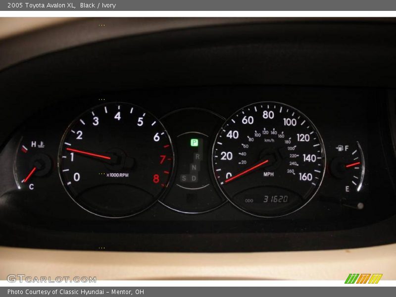 Black / Ivory 2005 Toyota Avalon XL