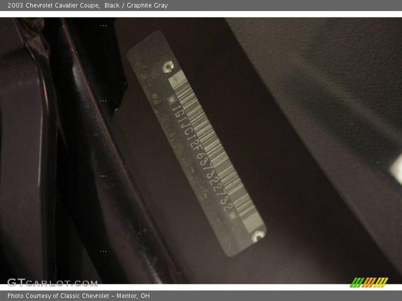 Black / Graphite Gray 2003 Chevrolet Cavalier Coupe