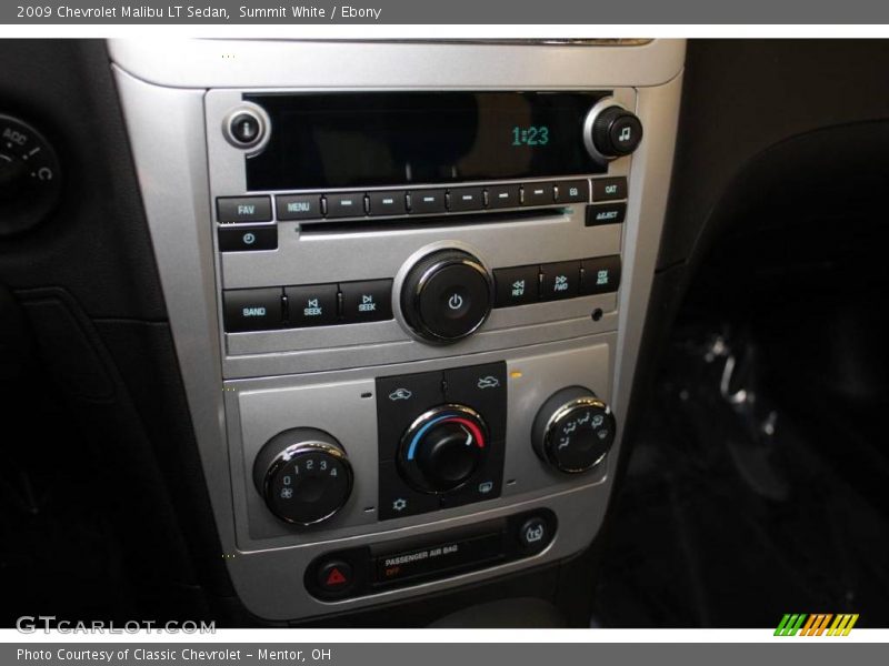 Summit White / Ebony 2009 Chevrolet Malibu LT Sedan