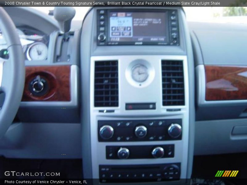 Brilliant Black Crystal Pearlcoat / Medium Slate Gray/Light Shale 2008 Chrysler Town & Country Touring Signature Series