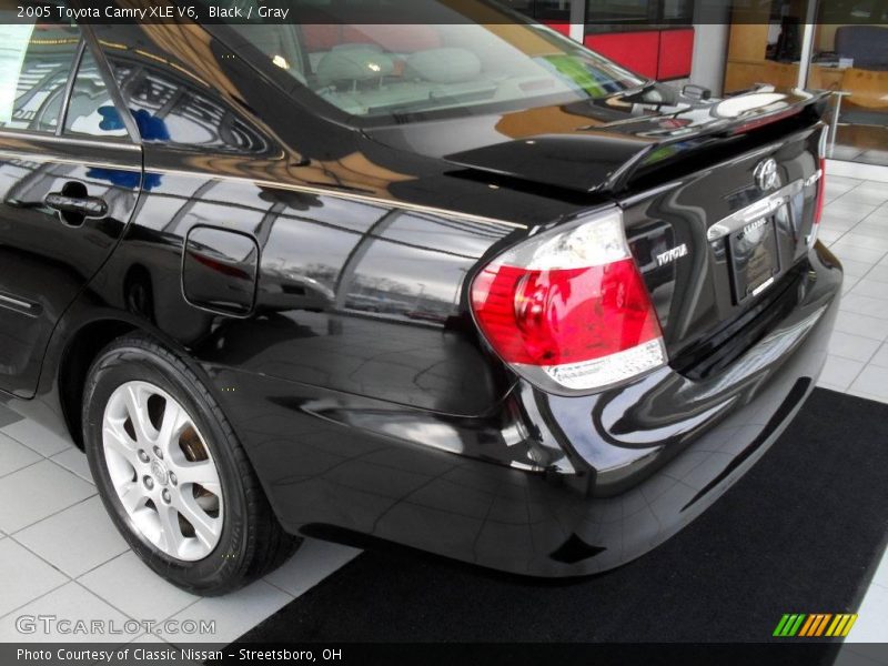 Black / Gray 2005 Toyota Camry XLE V6