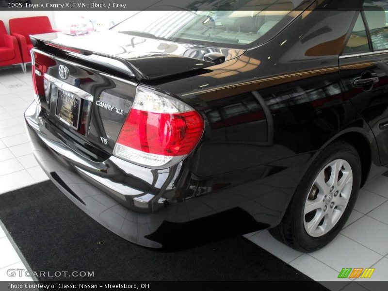 Black / Gray 2005 Toyota Camry XLE V6