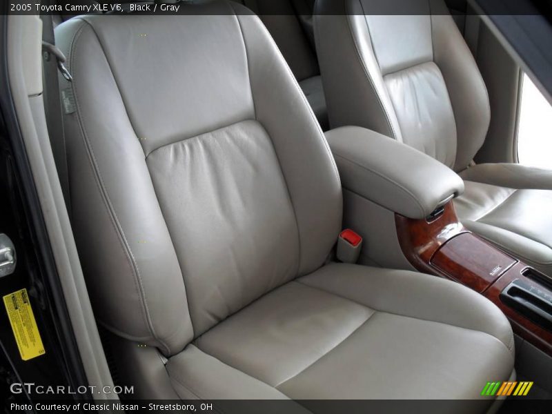 Black / Gray 2005 Toyota Camry XLE V6