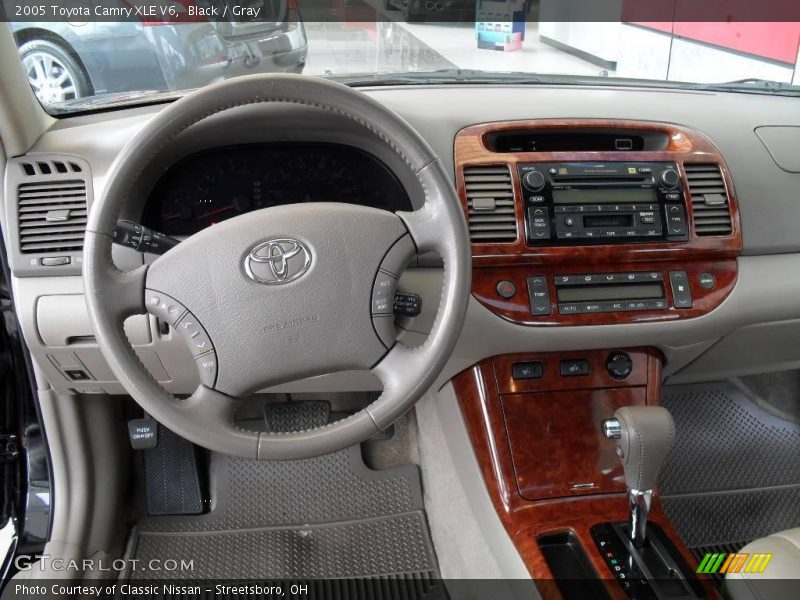 Black / Gray 2005 Toyota Camry XLE V6