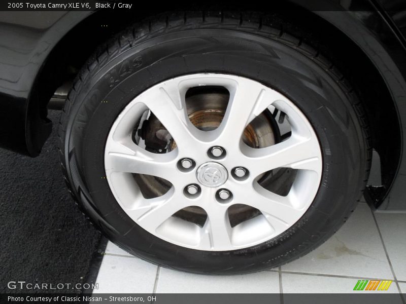 Black / Gray 2005 Toyota Camry XLE V6