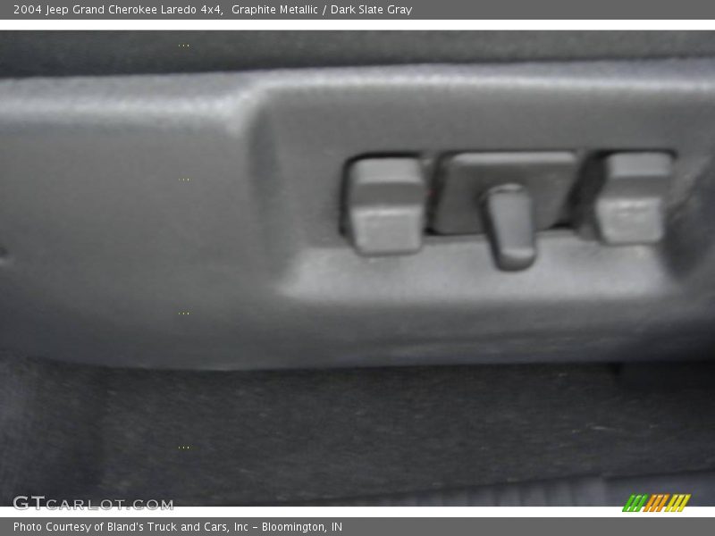 Graphite Metallic / Dark Slate Gray 2004 Jeep Grand Cherokee Laredo 4x4