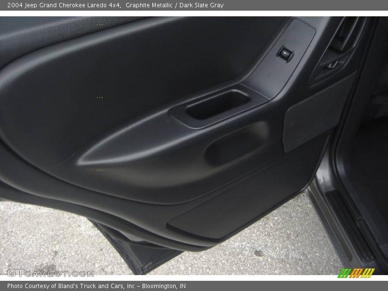 Graphite Metallic / Dark Slate Gray 2004 Jeep Grand Cherokee Laredo 4x4