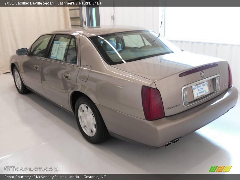 Cashmere / Neutral Shale 2001 Cadillac DeVille Sedan