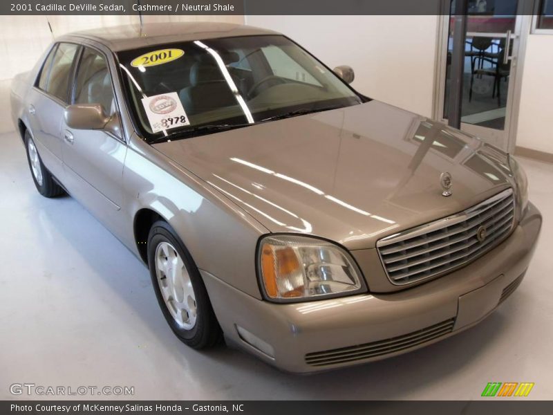 Cashmere / Neutral Shale 2001 Cadillac DeVille Sedan