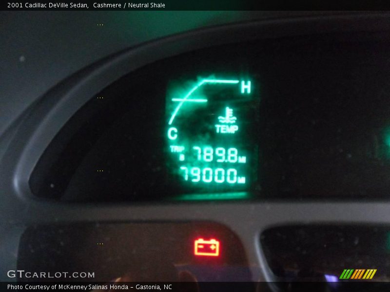 Cashmere / Neutral Shale 2001 Cadillac DeVille Sedan