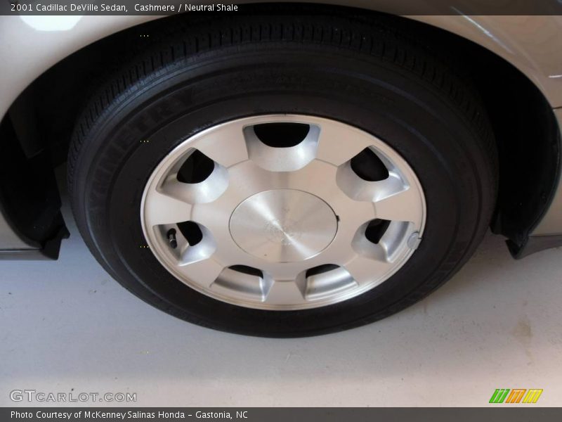 Cashmere / Neutral Shale 2001 Cadillac DeVille Sedan