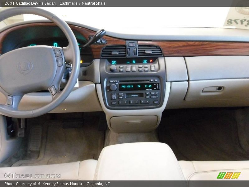 Cashmere / Neutral Shale 2001 Cadillac DeVille Sedan