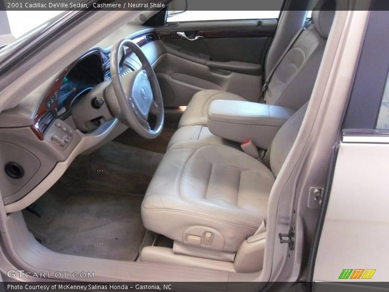 Cashmere / Neutral Shale 2001 Cadillac DeVille Sedan
