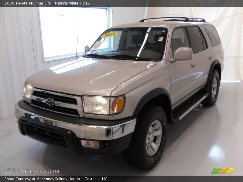 Natural White / Oak 2000 Toyota 4Runner SR5