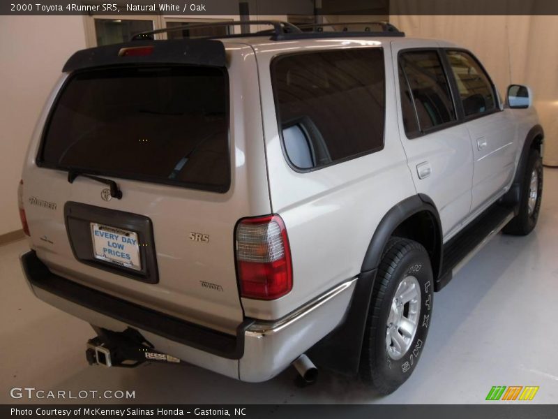 Natural White / Oak 2000 Toyota 4Runner SR5