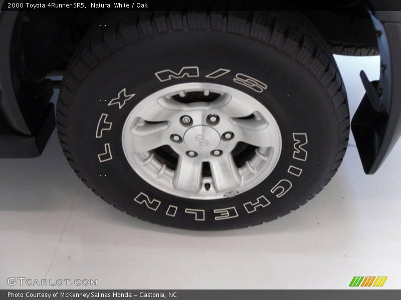 Natural White / Oak 2000 Toyota 4Runner SR5