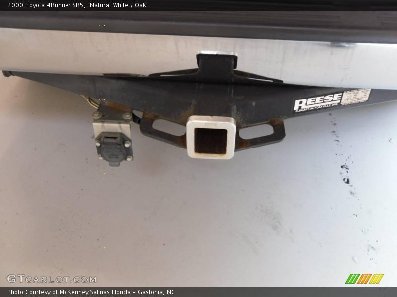 Natural White / Oak 2000 Toyota 4Runner SR5