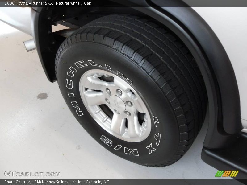 Natural White / Oak 2000 Toyota 4Runner SR5