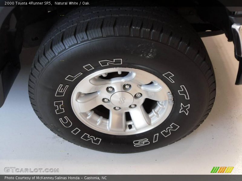 Natural White / Oak 2000 Toyota 4Runner SR5