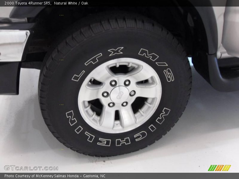 Natural White / Oak 2000 Toyota 4Runner SR5