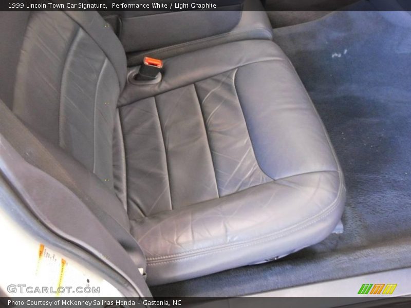 Performance White / Light Graphite 1999 Lincoln Town Car Signature