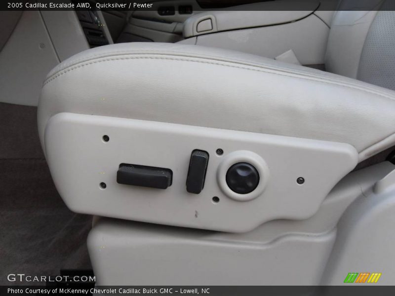 Quicksilver / Pewter 2005 Cadillac Escalade AWD
