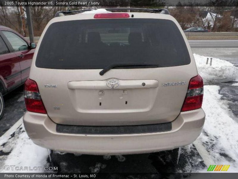 Sonora Gold Pearl / Ivory 2005 Toyota Highlander V6