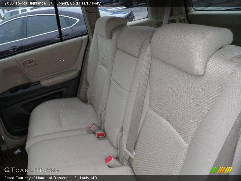 Sonora Gold Pearl / Ivory 2005 Toyota Highlander V6