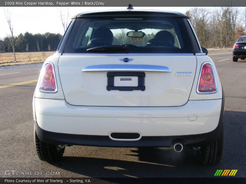 Pepper White / Black/Grey 2009 Mini Cooper Hardtop