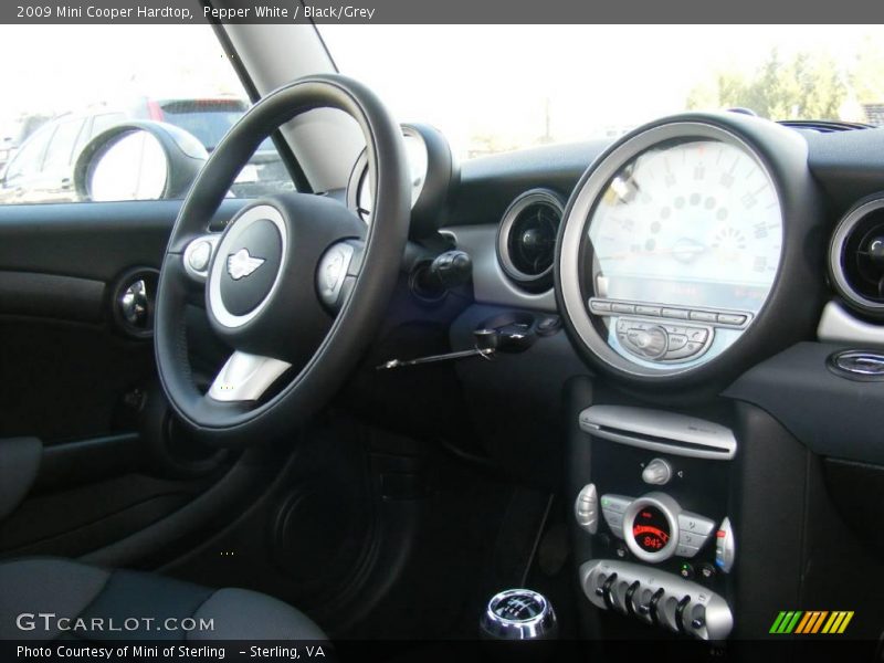 Pepper White / Black/Grey 2009 Mini Cooper Hardtop