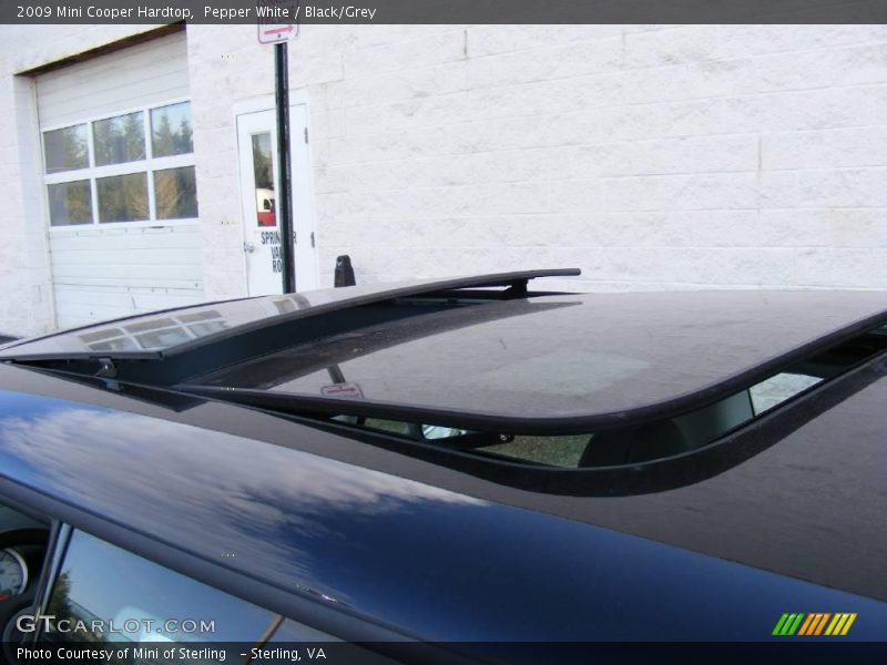 Pepper White / Black/Grey 2009 Mini Cooper Hardtop