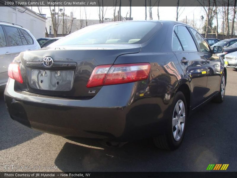 Magnetic Gray Metallic / Ash 2009 Toyota Camry LE