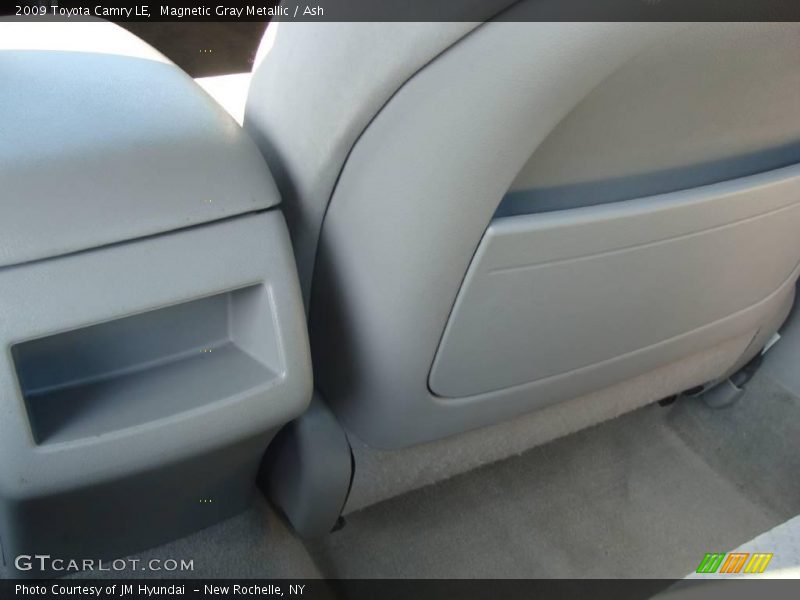 Magnetic Gray Metallic / Ash 2009 Toyota Camry LE