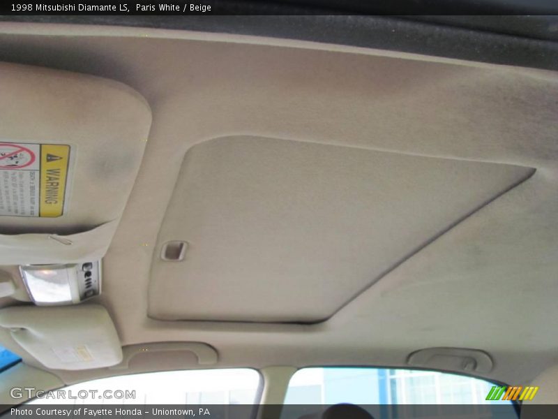 Paris White / Beige 1998 Mitsubishi Diamante LS