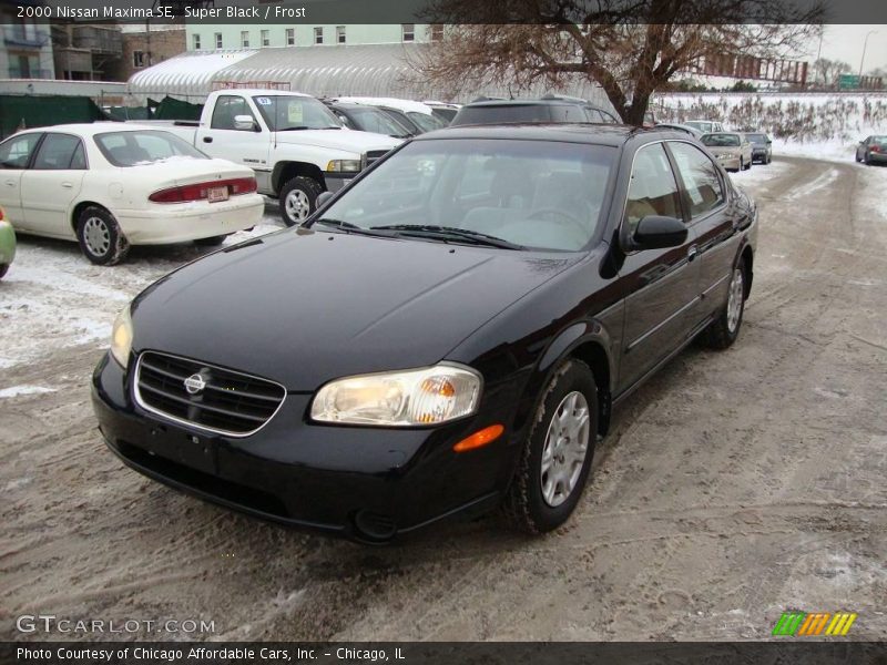 Super Black / Frost 2000 Nissan Maxima SE