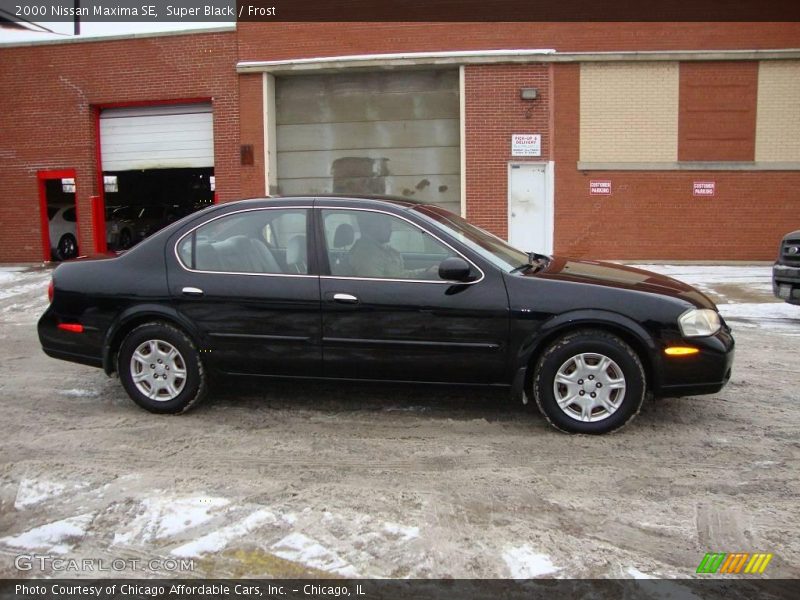 Super Black / Frost 2000 Nissan Maxima SE