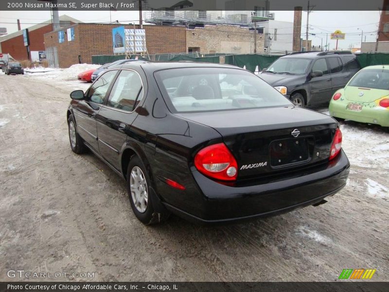 Super Black / Frost 2000 Nissan Maxima SE