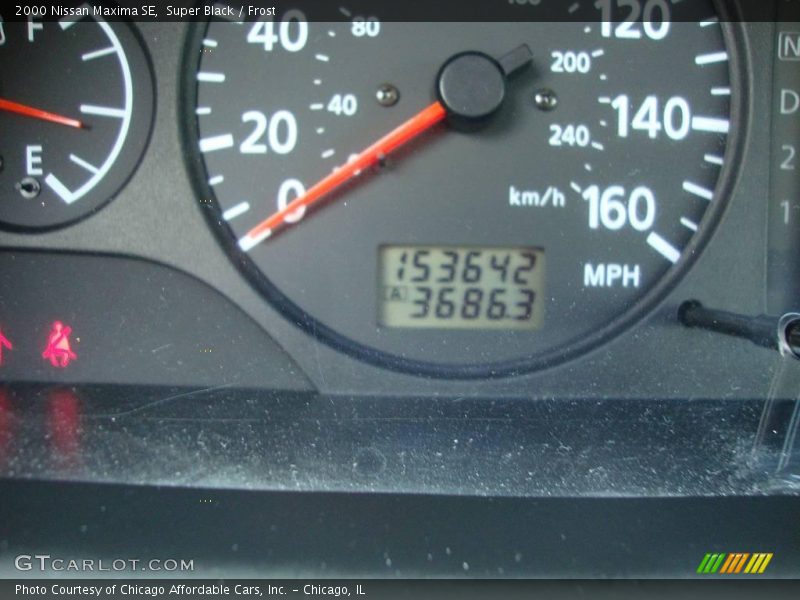 Super Black / Frost 2000 Nissan Maxima SE