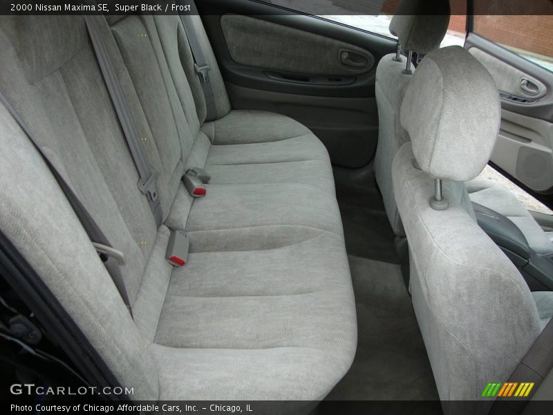 Super Black / Frost 2000 Nissan Maxima SE