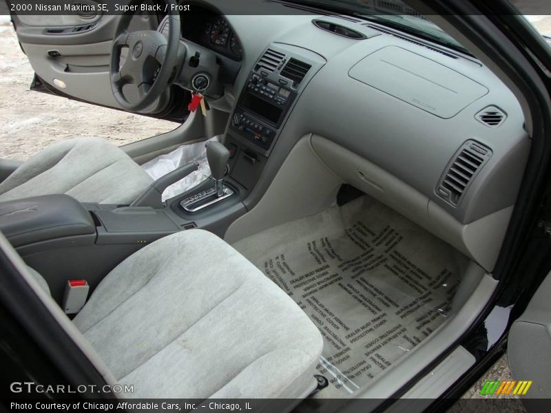 Super Black / Frost 2000 Nissan Maxima SE