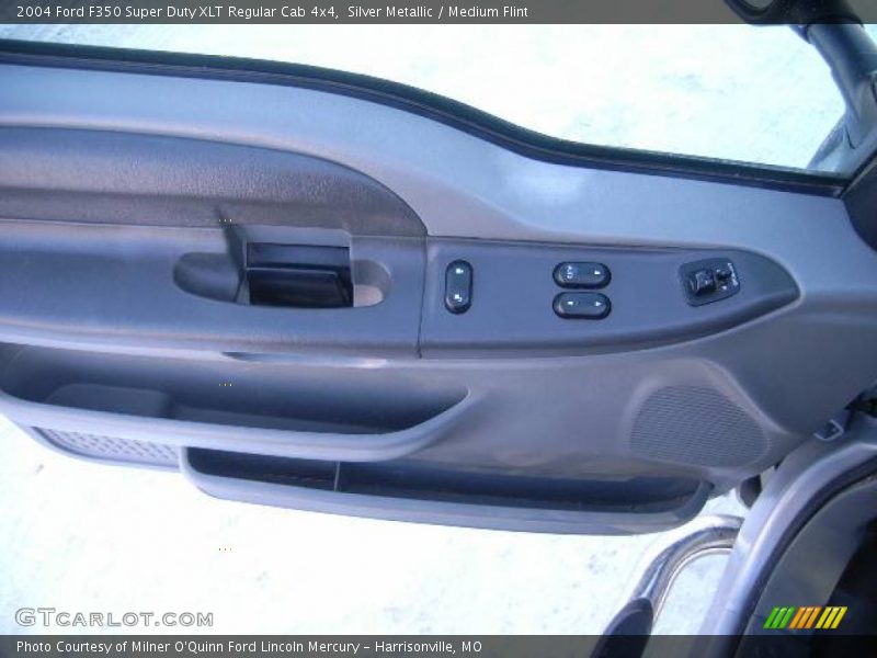 Silver Metallic / Medium Flint 2004 Ford F350 Super Duty XLT Regular Cab 4x4