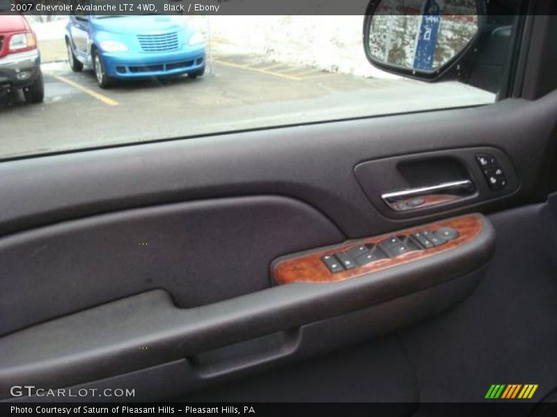 Black / Ebony 2007 Chevrolet Avalanche LTZ 4WD