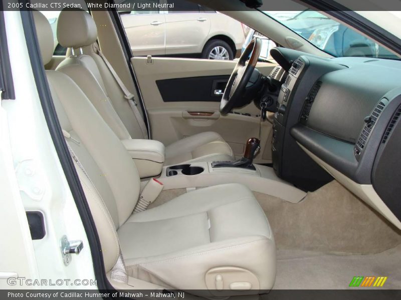 White Diamond / Light Neutral 2005 Cadillac CTS Sedan