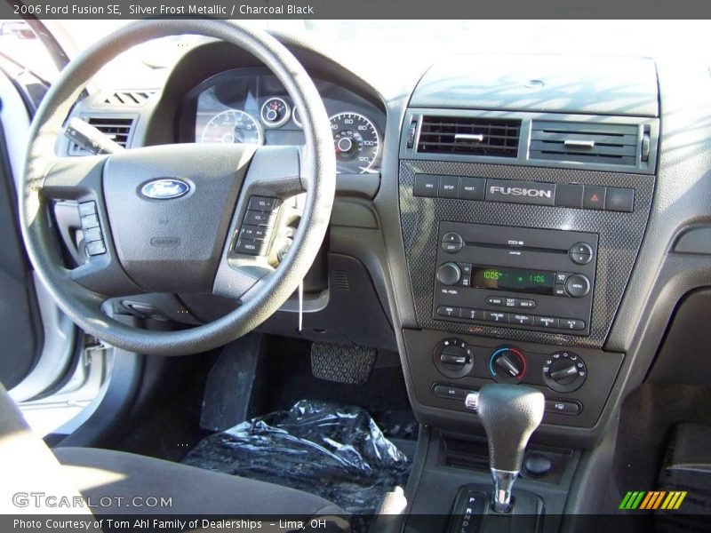 Silver Frost Metallic / Charcoal Black 2006 Ford Fusion SE