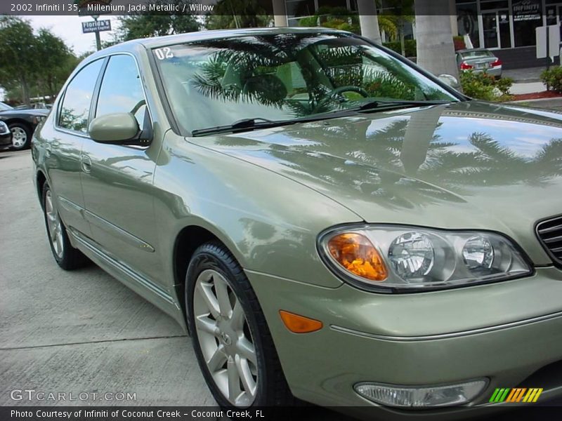 Millenium Jade Metallic / Willow 2002 Infiniti I 35