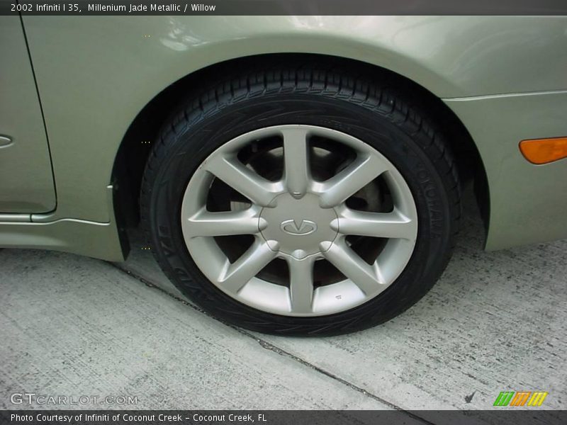 Millenium Jade Metallic / Willow 2002 Infiniti I 35